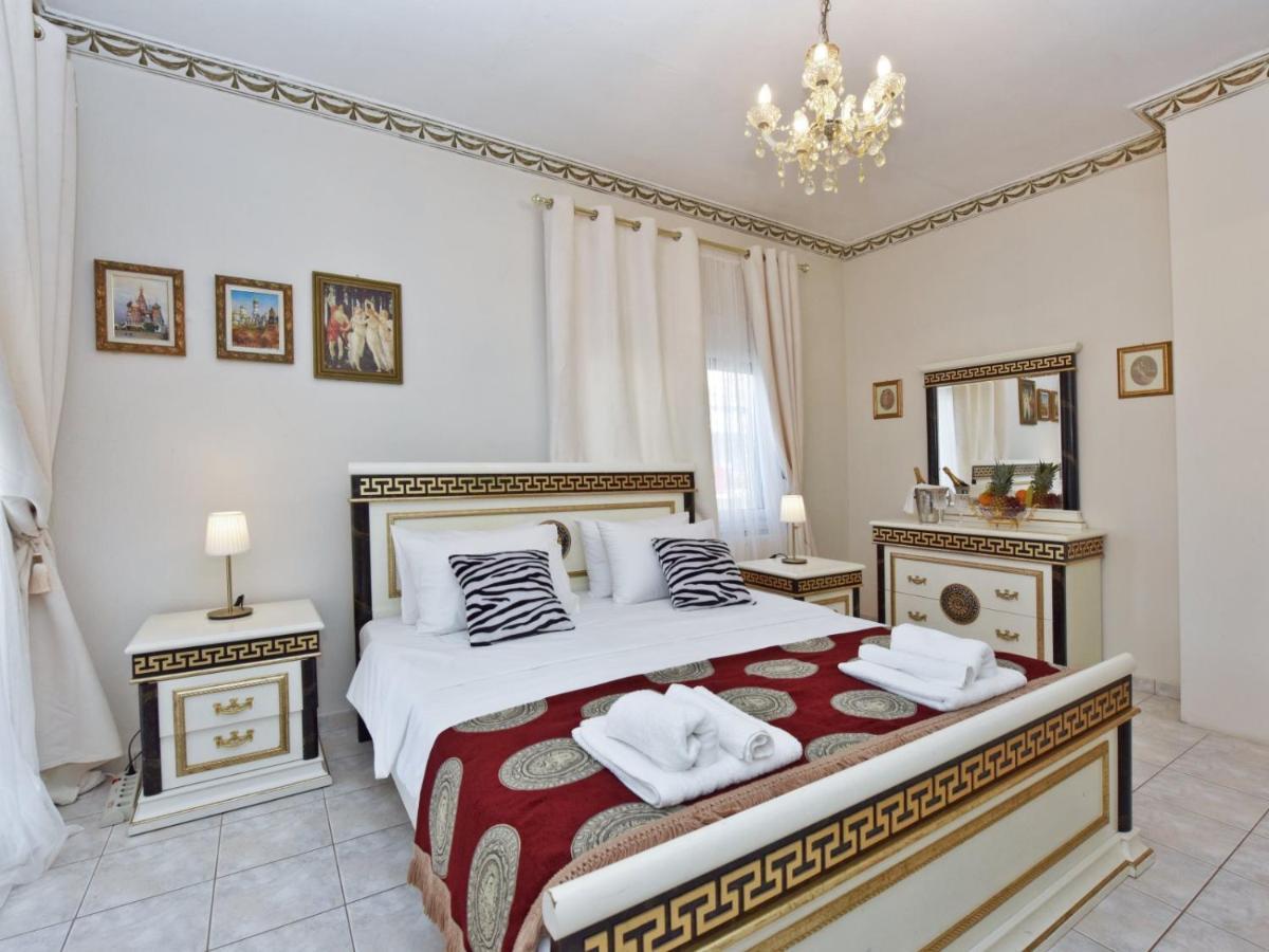 Royal House Apartment Nea Moudania Bagian luar foto