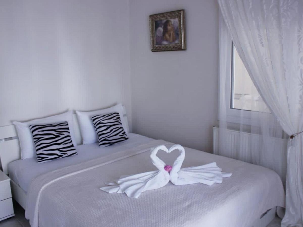 Royal House Apartment Nea Moudania Bagian luar foto